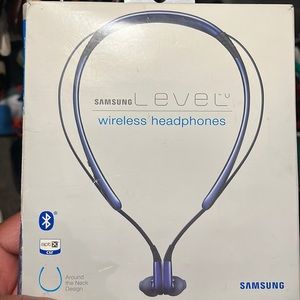 Wireless headphones